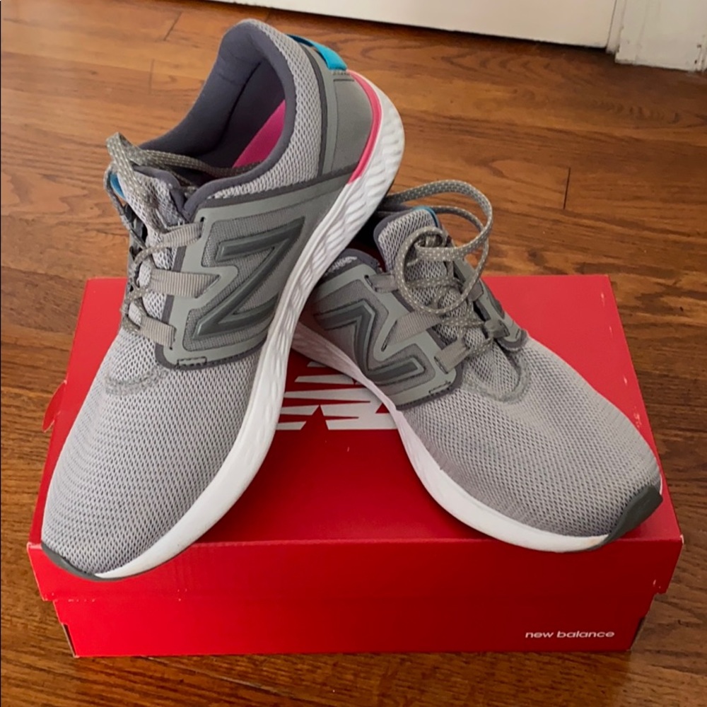 New Balance Tennis Shoes